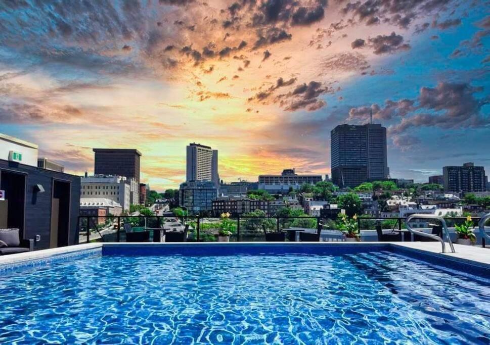 Condo 2 Ch - 500M Vieux-Quebec & Gym Екстер'єр фото